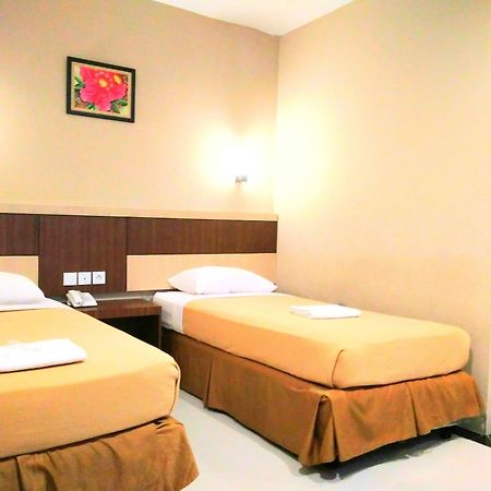 Hotel Parma Paus Пеканбару Екстер'єр фото